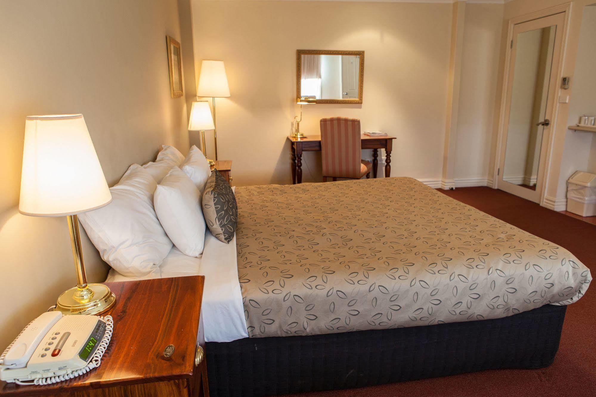 Cleveland Estate Hotel Lance Field Ngoại thất bức ảnh